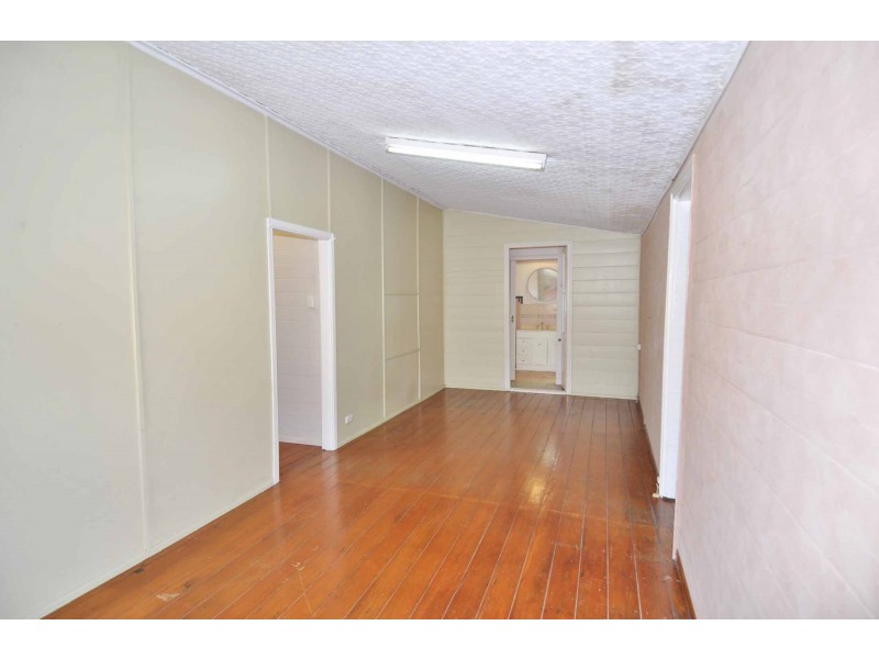 11 School Street, Charters Towers QLD 4820