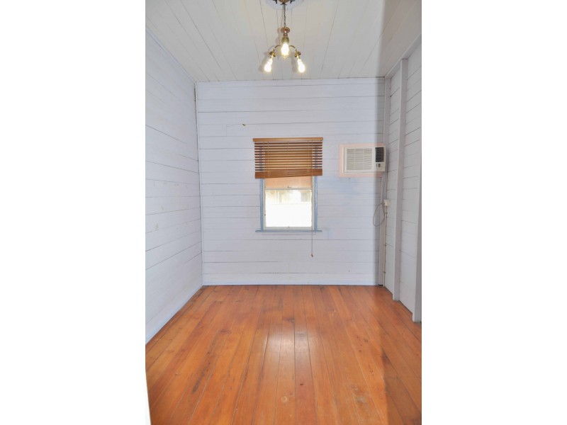 11 School Street, Charters Towers QLD 4820