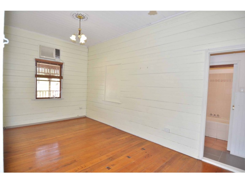 11 School Street, Charters Towers QLD 4820