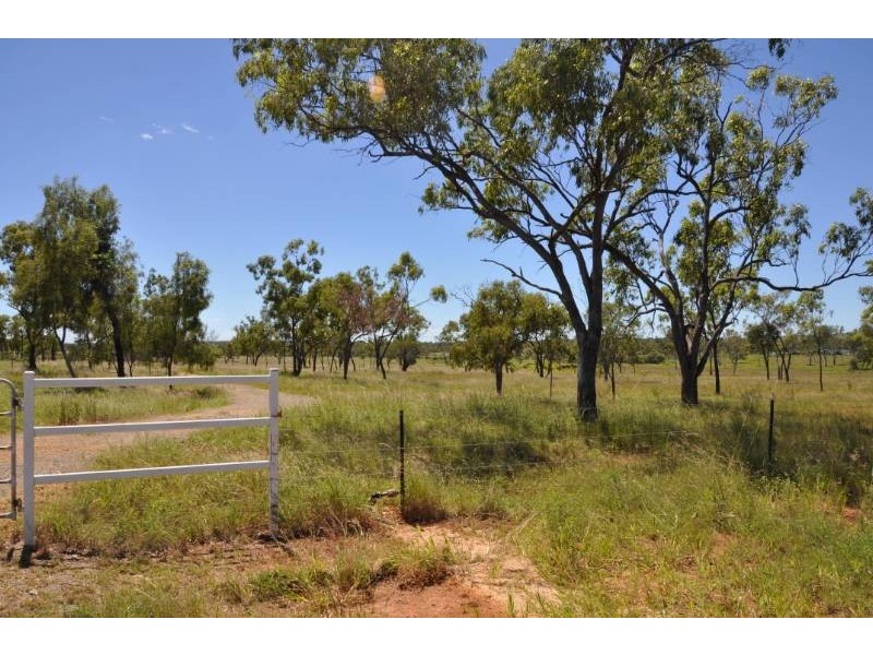 254 Sandy Creek Road, Southern Cross QLD 4820