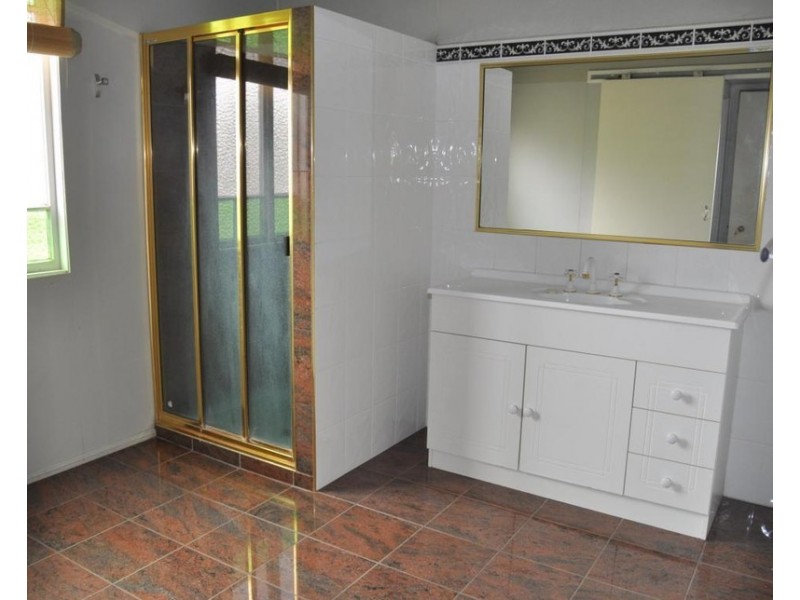 11 Craven Street, Charters Towers QLD 4820