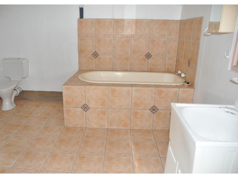 11 Craven Street, Charters Towers QLD 4820