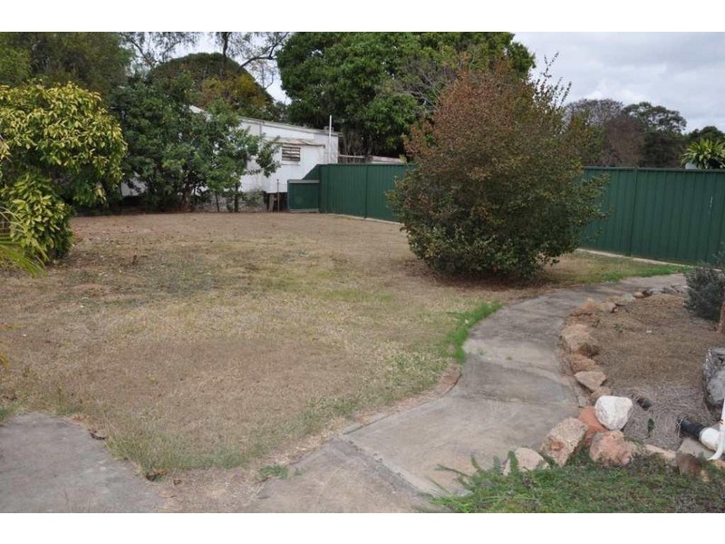 11 Craven Street, Charters Towers QLD 4820