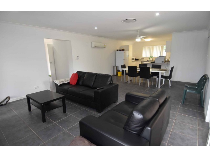 5A Hewett Street, Toll QLD 4820