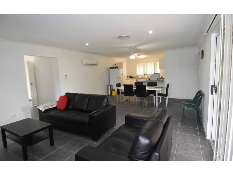 5A Hewett Street, Toll QLD 4820