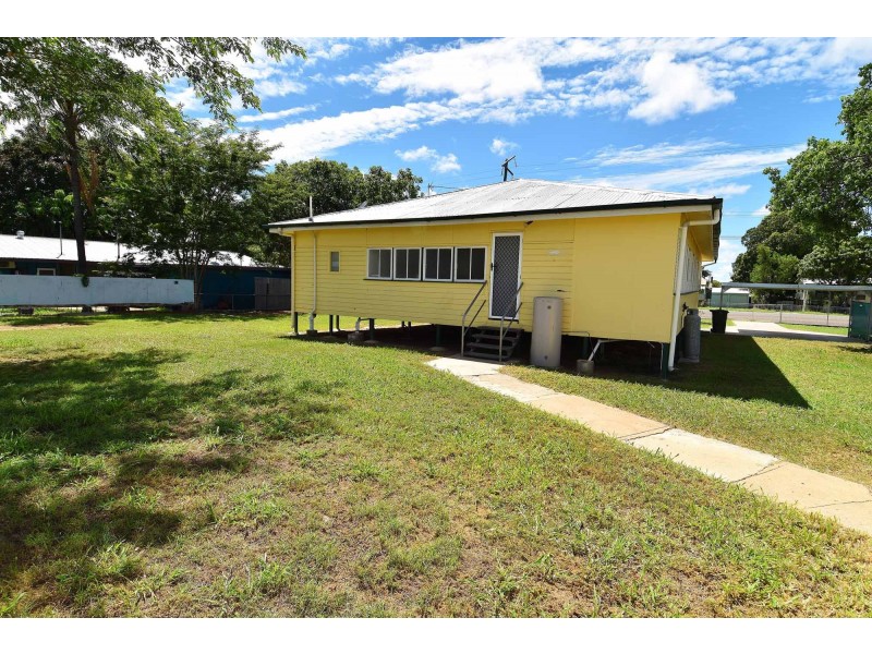 40 Hackett Terrace, Charters Towers QLD 4820