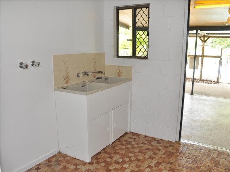 20 New Queen Road, Charters Towers QLD 4820