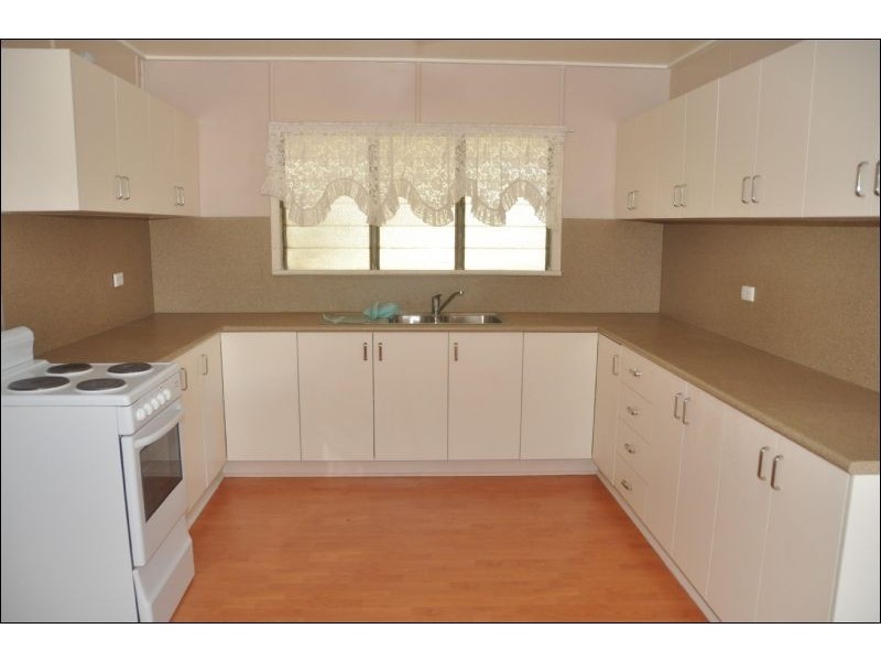 12 Bluff Road, Queenton QLD 4820