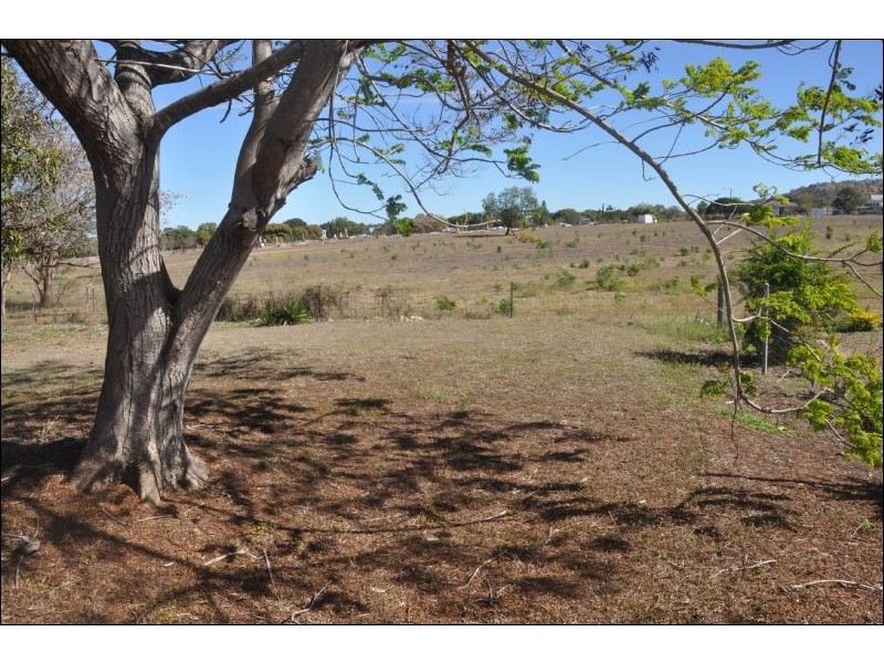 12 Bluff Road, Queenton QLD 4820