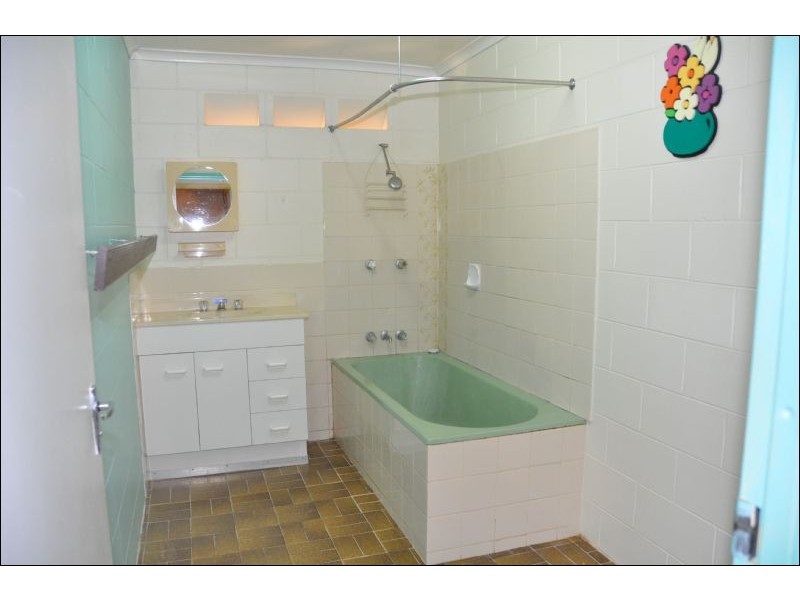 31 Jackson Street, Charters Towers QLD 4820