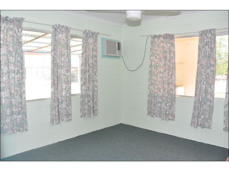 31 Jackson Street, Charters Towers QLD 4820