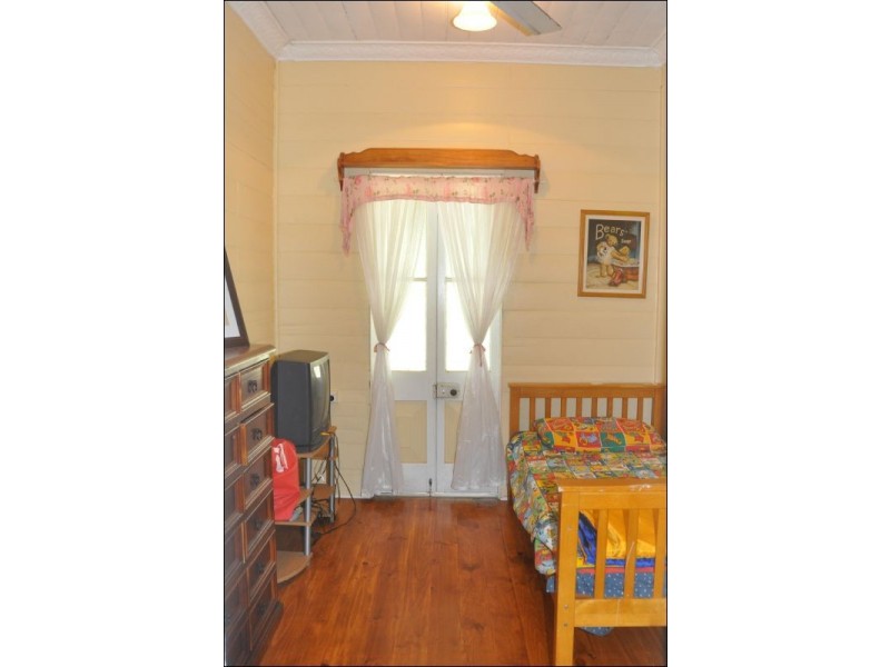 216 Gill Street, Charters Towers QLD 4820