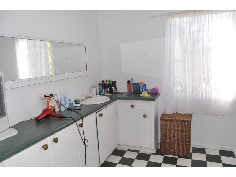 14 Paull Street, Charters Towers QLD 4820