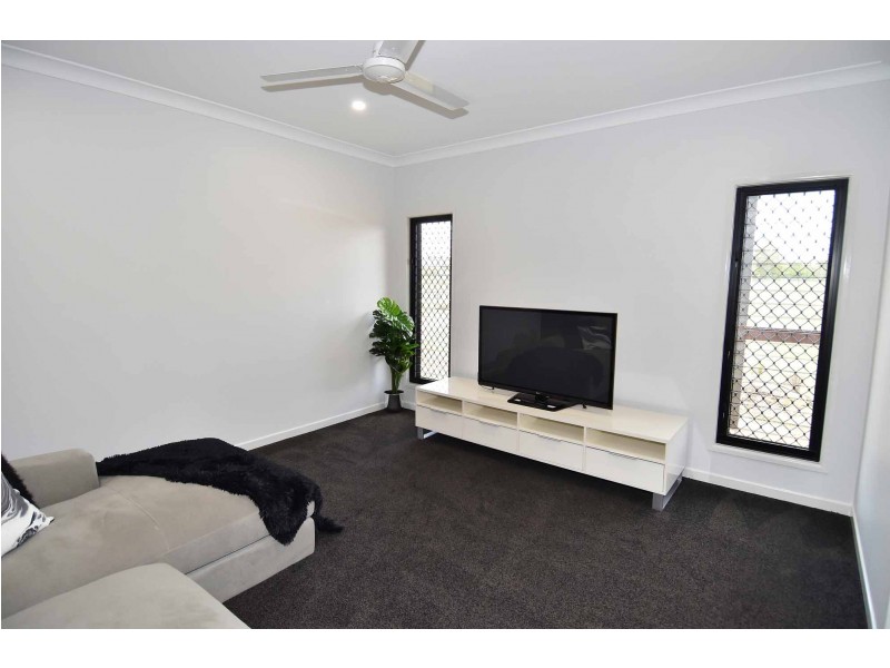 26 Axford Road, Toll QLD 4820