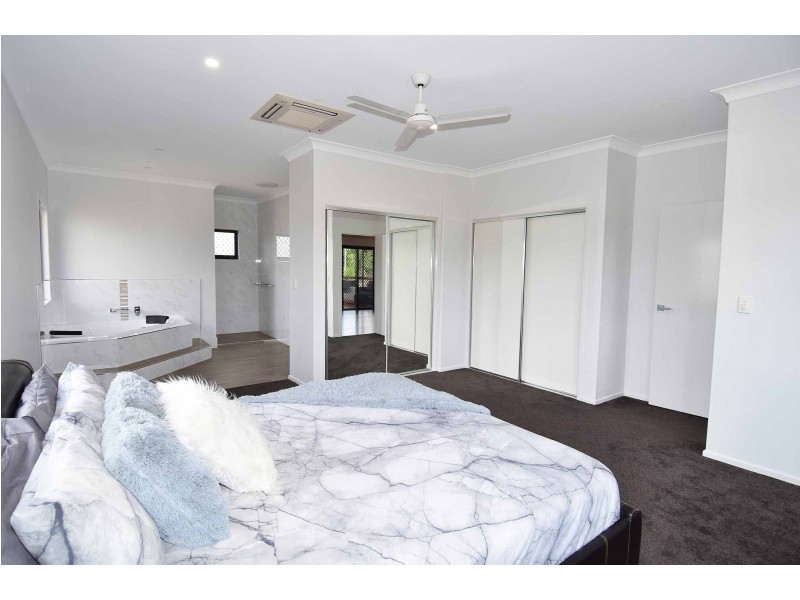 26 Axford Road, Toll QLD 4820