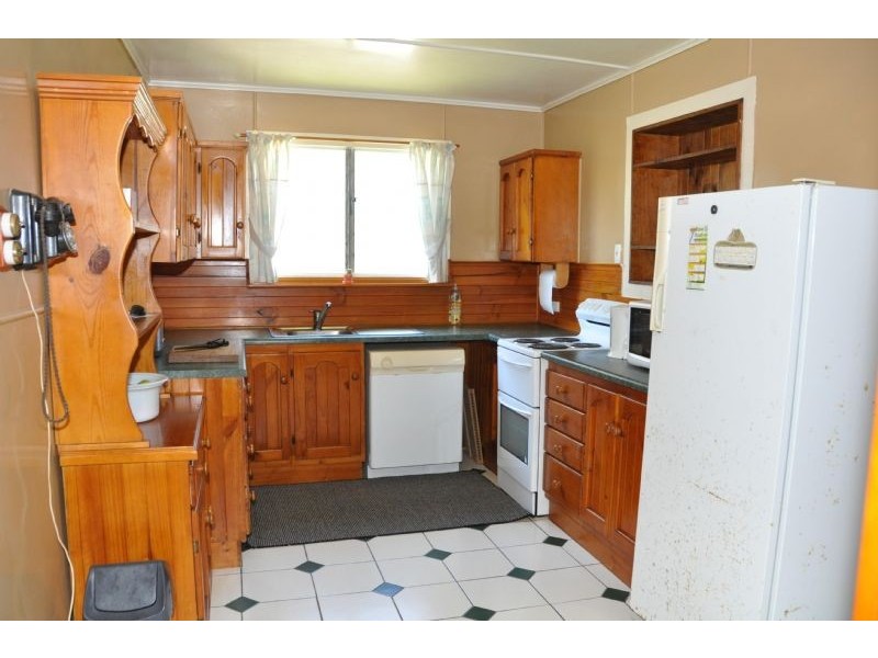 42 Ryan Street, Charters Towers QLD 4820