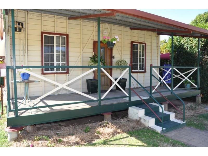 31 Melville Street, Charters Towers QLD 4820