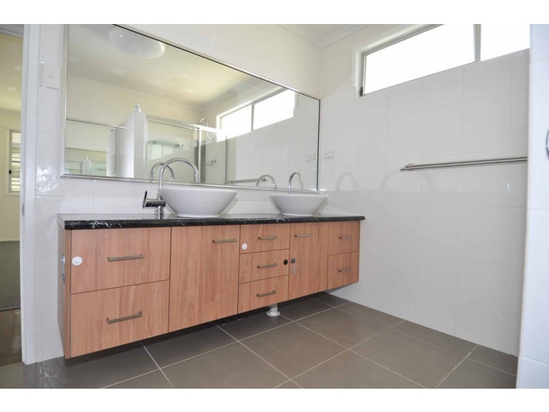 66 Baker Street, Richmond Hill QLD 4820