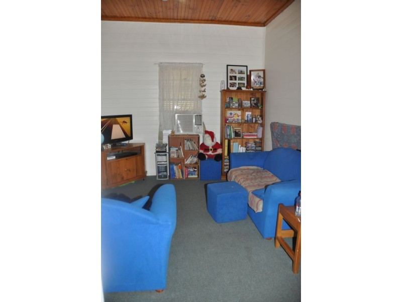 25 Vulture Street, Charters Towers QLD 4820