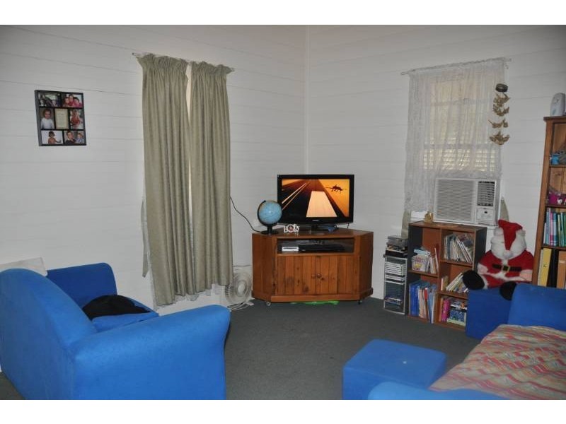 25 Vulture Street, Charters Towers QLD 4820