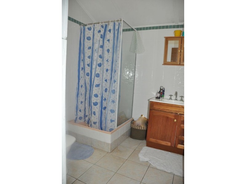 25 Vulture Street, Charters Towers QLD 4820