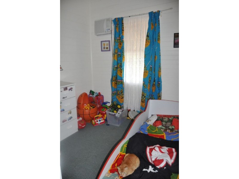 25 Vulture Street, Charters Towers QLD 4820