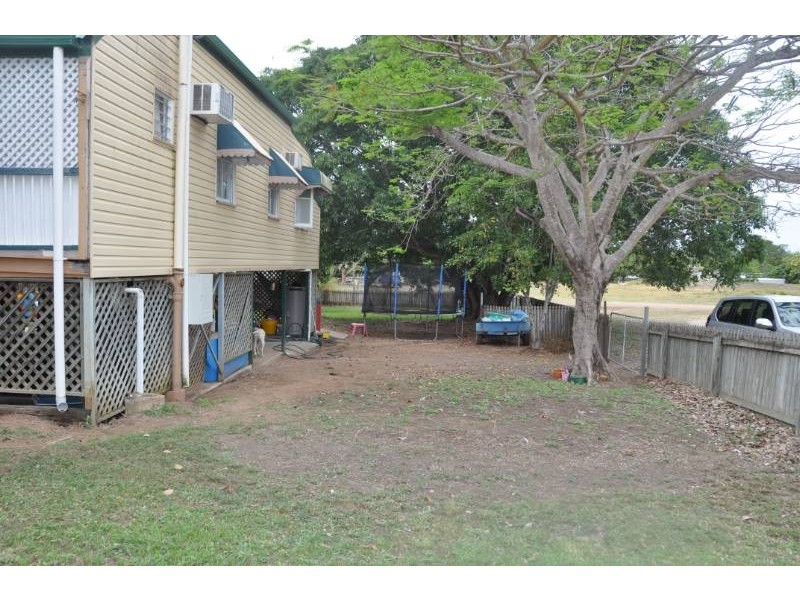 25 Vulture Street, Charters Towers QLD 4820