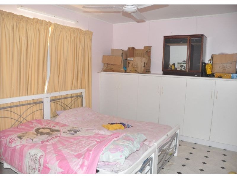 12 Devereux Street, Charters Towers QLD 4820