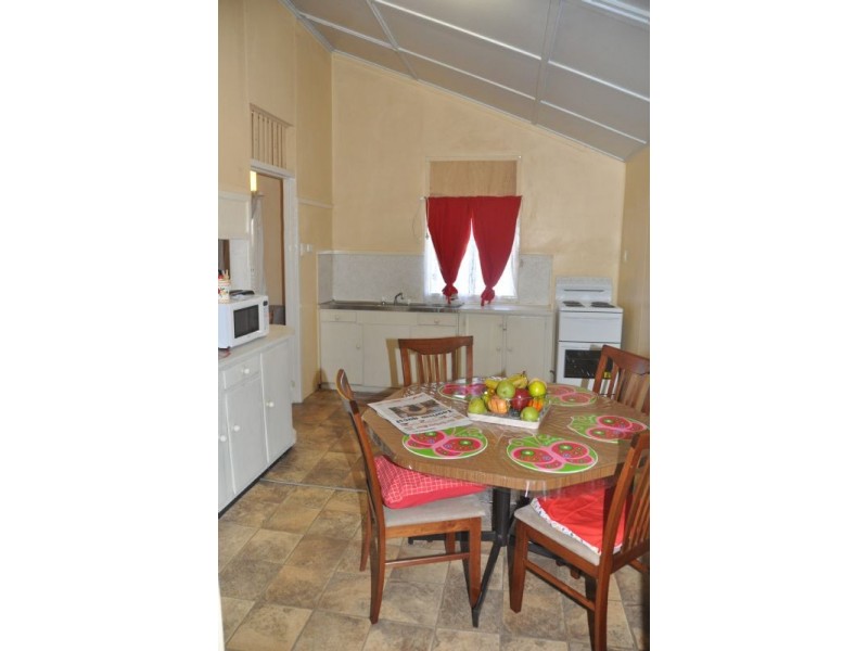 21 Rainbow Road, Charters Towers QLD 4820