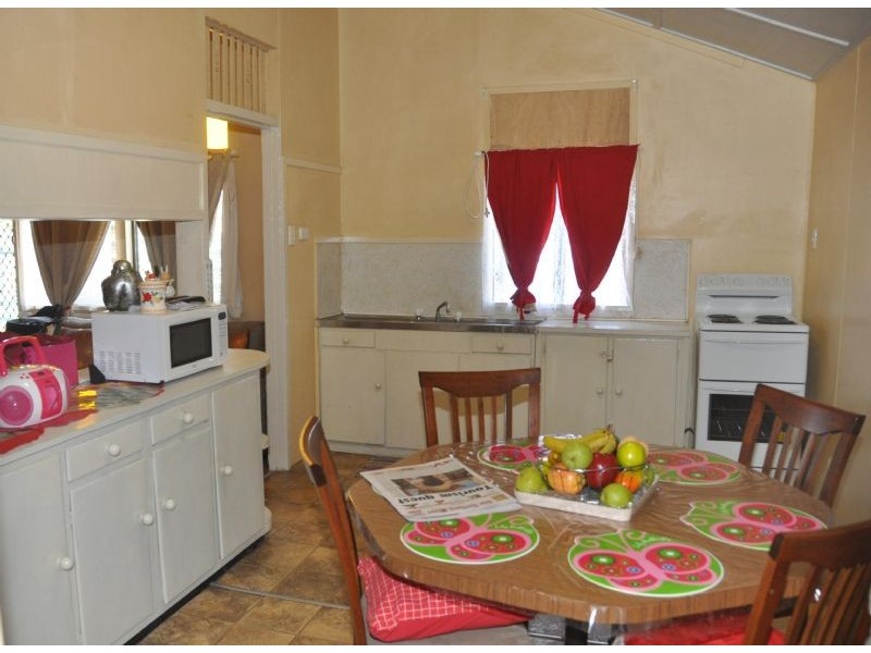 21 Rainbow Road, Charters Towers QLD 4820