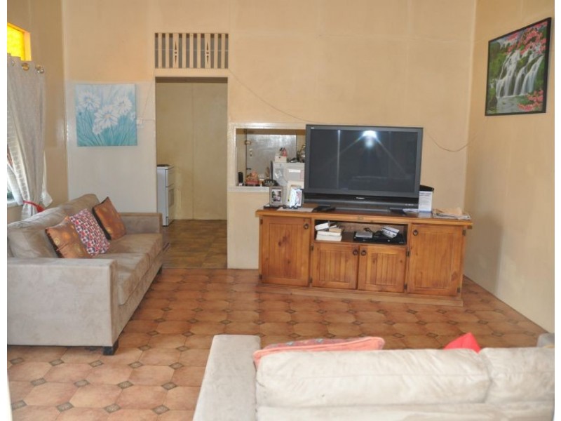 21 Rainbow Road, Charters Towers QLD 4820