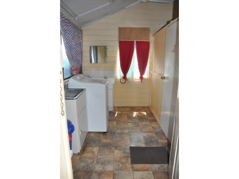 21 Rainbow Road, Charters Towers QLD 4820