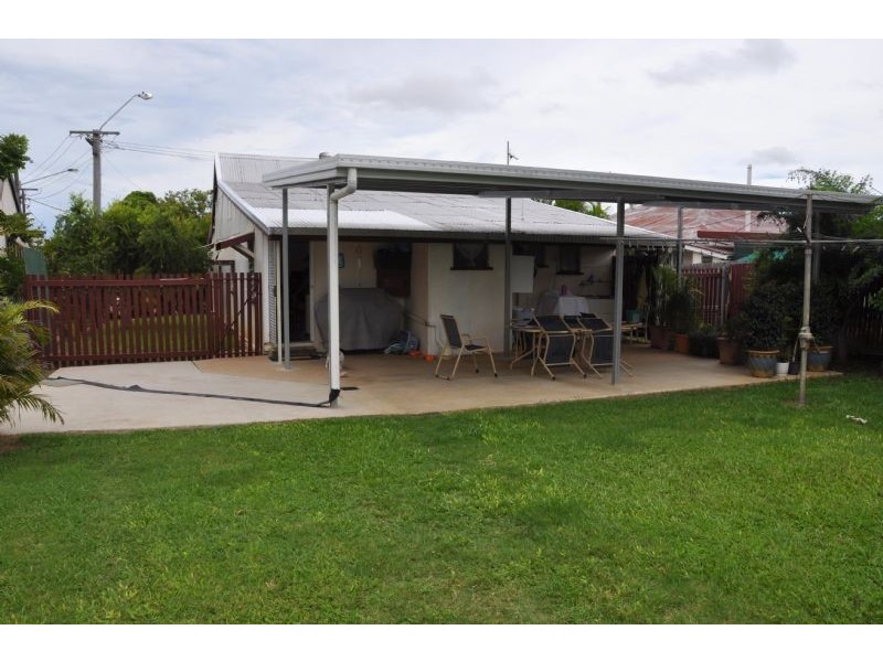 4 Plummer Street, Charters Towers QLD 4820