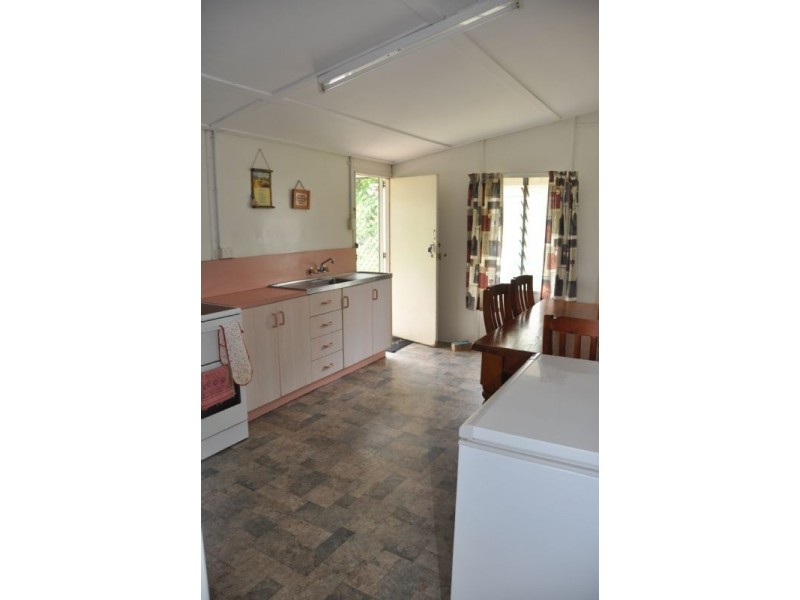 4 Plummer Street, Charters Towers QLD 4820