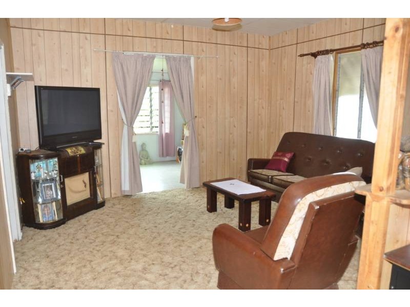 4 Plummer Street, Charters Towers QLD 4820