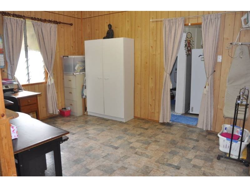 4 Plummer Street, Charters Towers QLD 4820