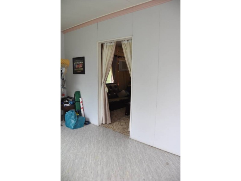 4 Plummer Street, Charters Towers QLD 4820