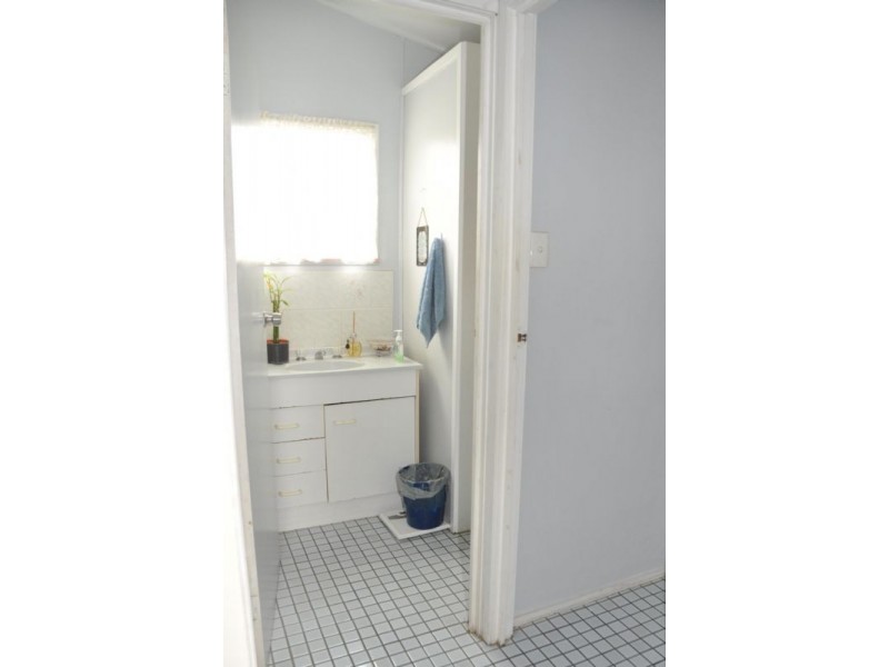 4 Plummer Street, Charters Towers QLD 4820