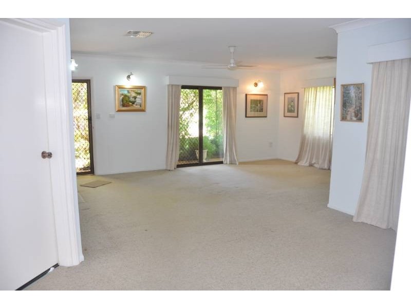 4 Hilton Court, Charters Towers QLD 4820