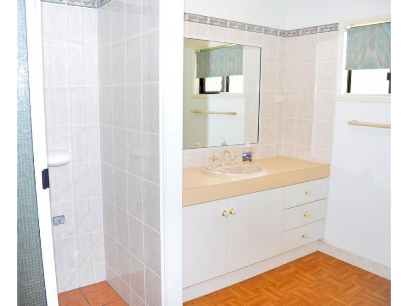 4 Hilton Court, Charters Towers QLD 4820