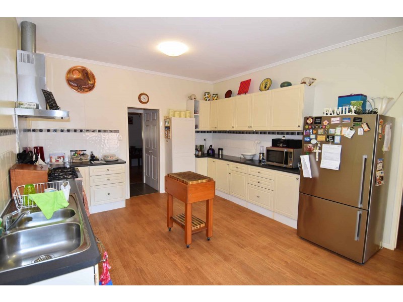 7 Aland Street, Charters Towers City QLD 4820