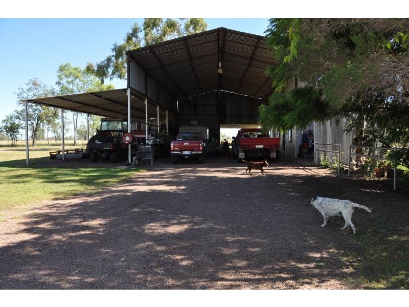 “Tookawyle” Lynd Highway, Charters Towers QLD 4820