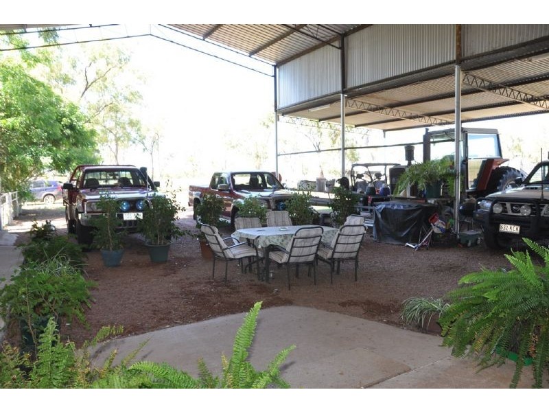 “Tookawyle” Lynd Highway, Charters Towers QLD 4820