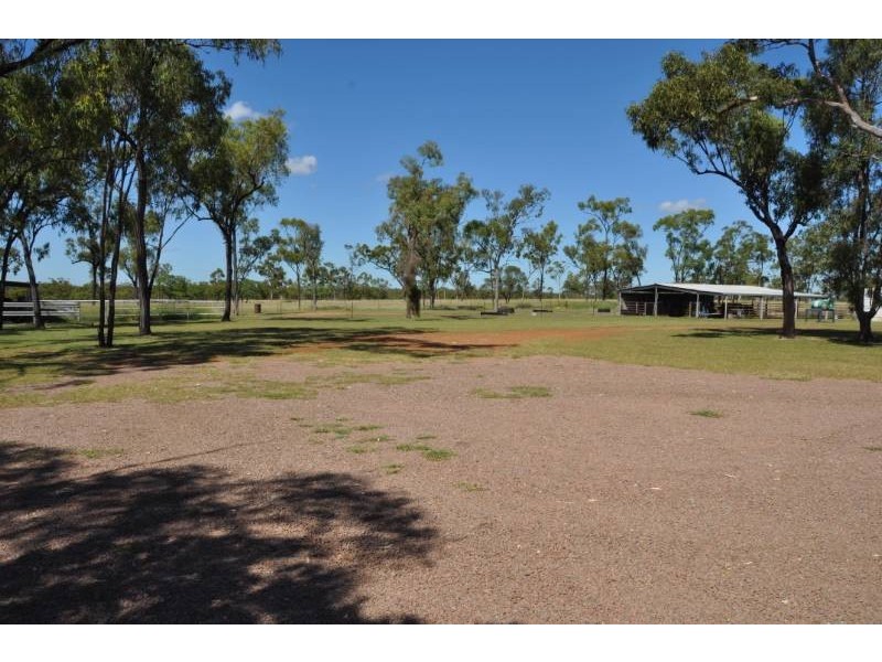“Tookawyle” Lynd Highway, Charters Towers QLD 4820