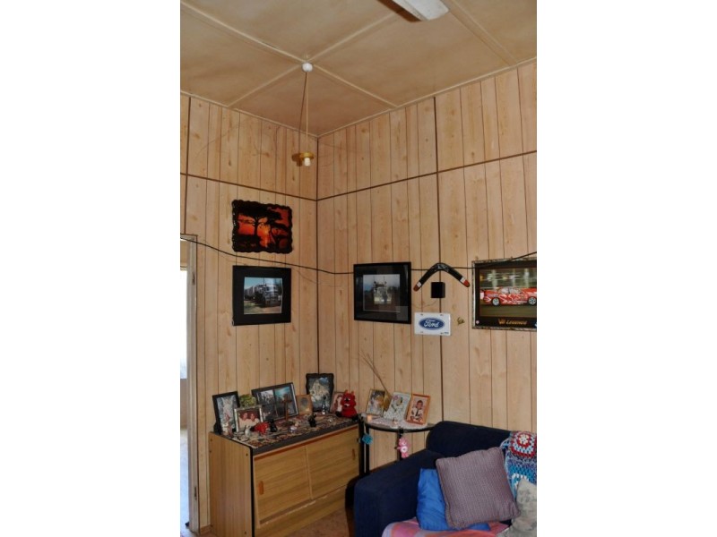 3 Devereux Street, Charters Towers QLD 4820