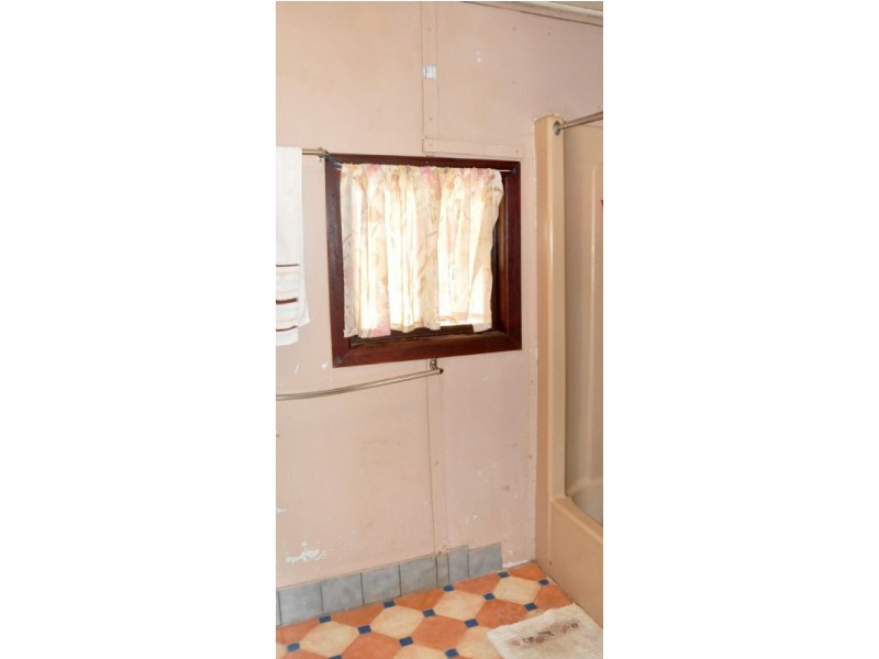 3 Devereux Street, Charters Towers QLD 4820