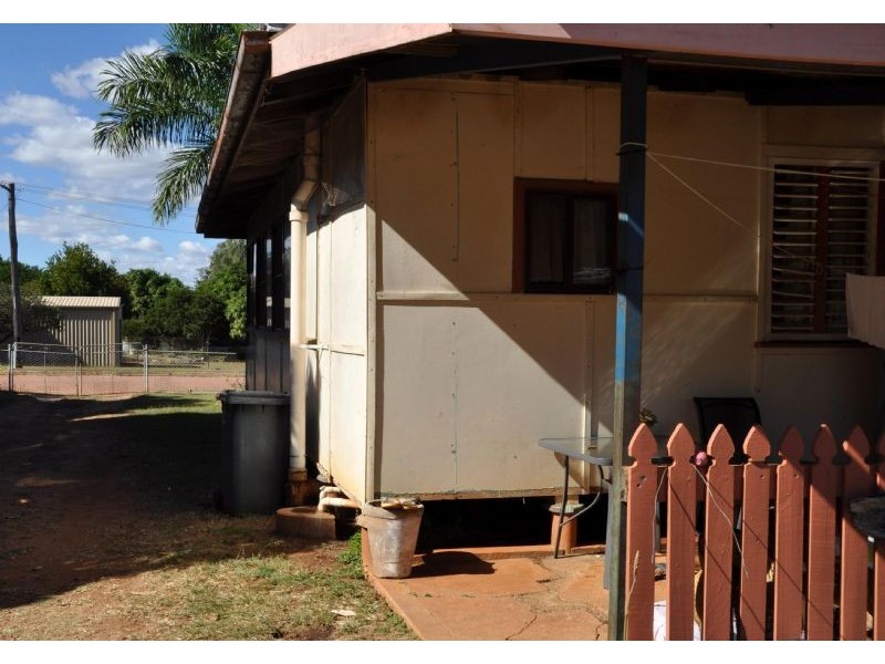 3 Devereux Street, Charters Towers QLD 4820