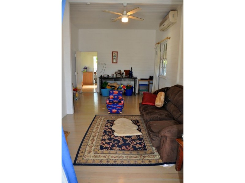 120 Hackett Terrace, Charters Towers QLD 4820