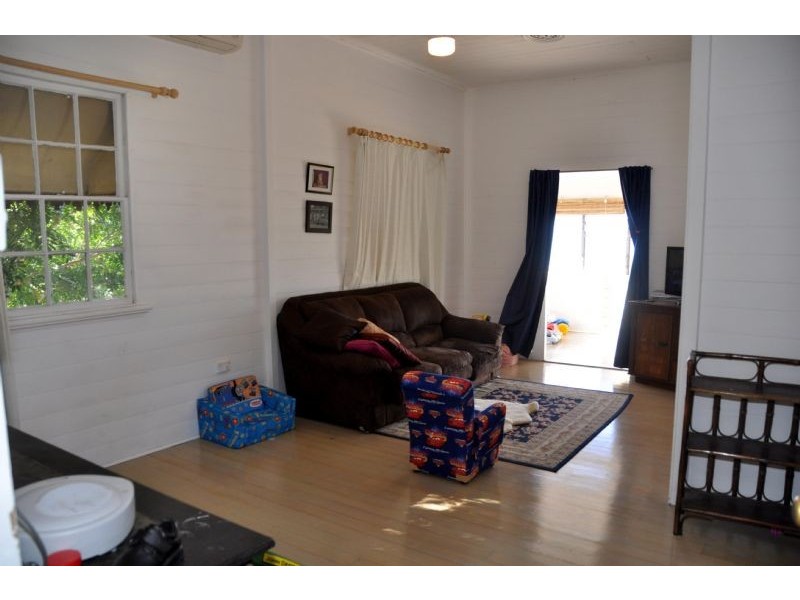120 Hackett Terrace, Charters Towers QLD 4820