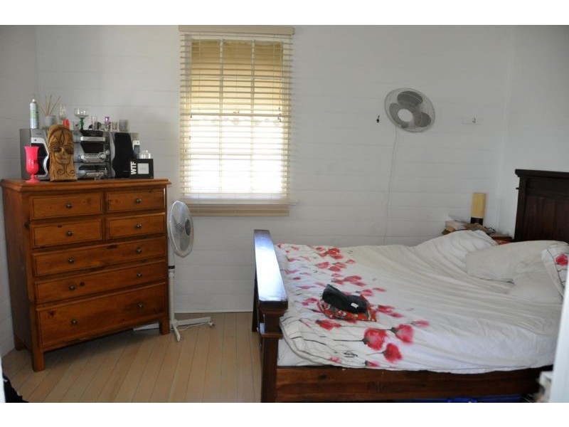 120 Hackett Terrace, Charters Towers QLD 4820